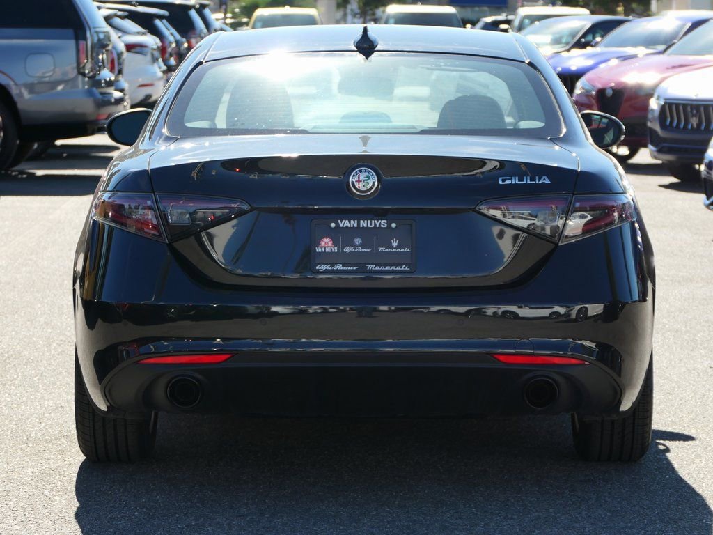 New 2024 Alfa Romeo Giulia Sprint image 3