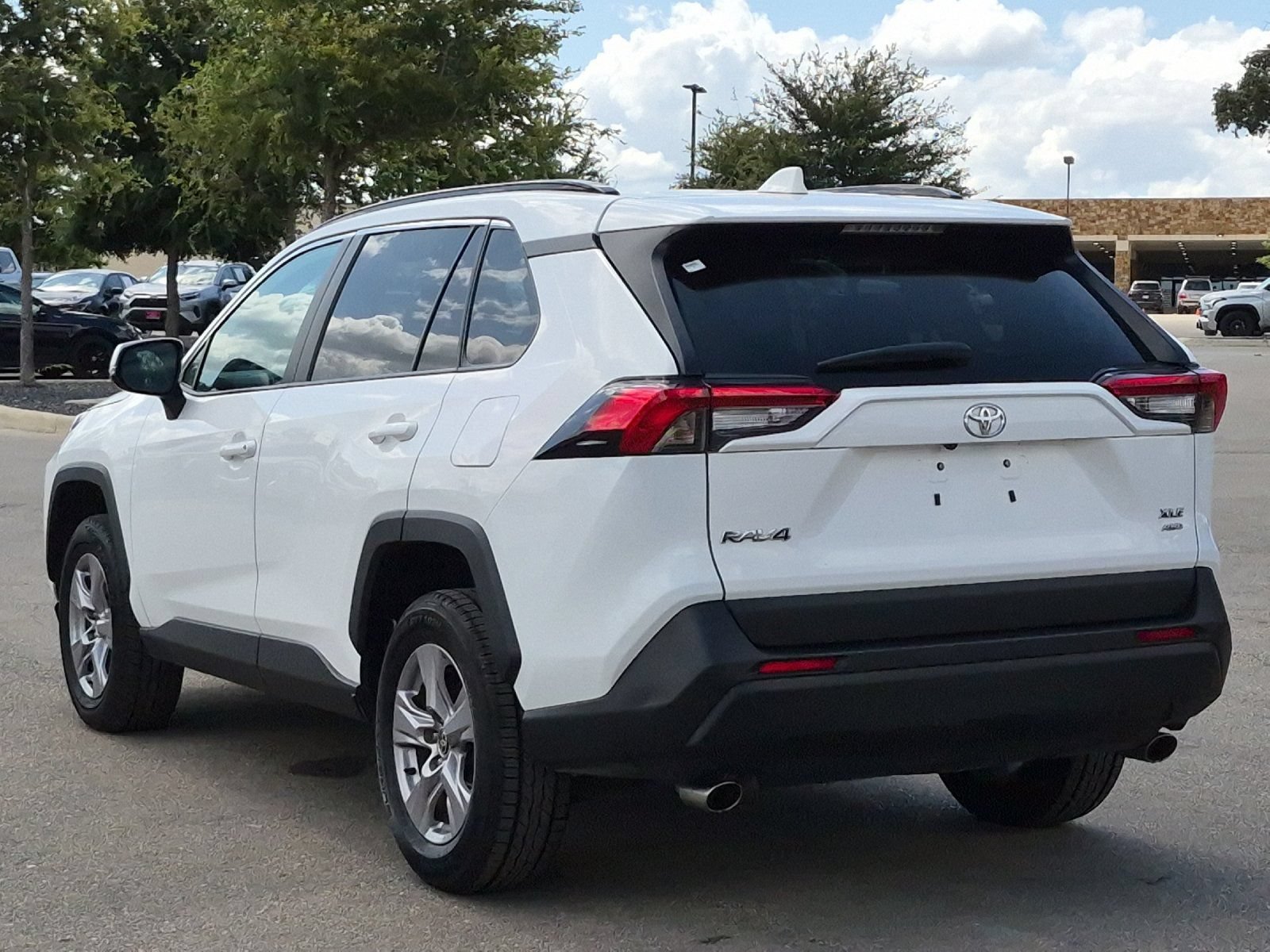 Certified 2025 Toyota RAV4 XLE AWD/4WD image 3