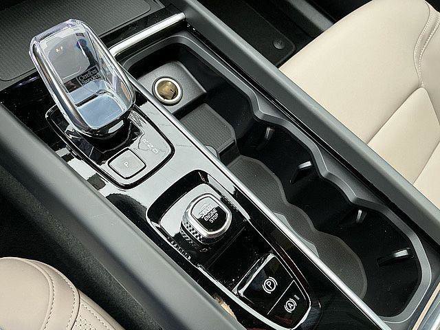 New 2026 Volvo XC60 B5 Plus w/ Climate Package AWD/4WD image 18