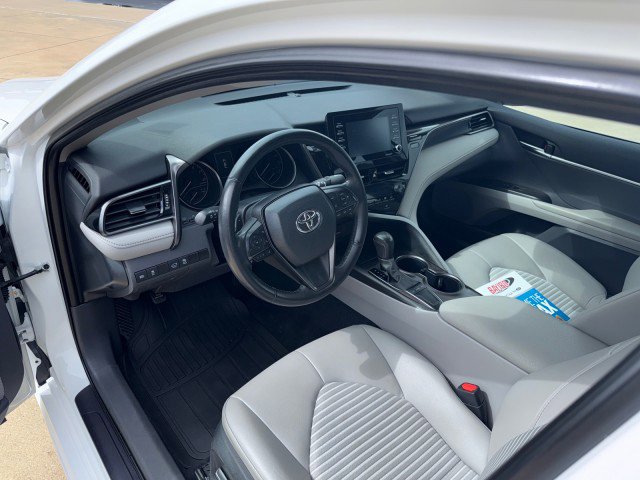 Used 2024 Toyota Camry SE image 11