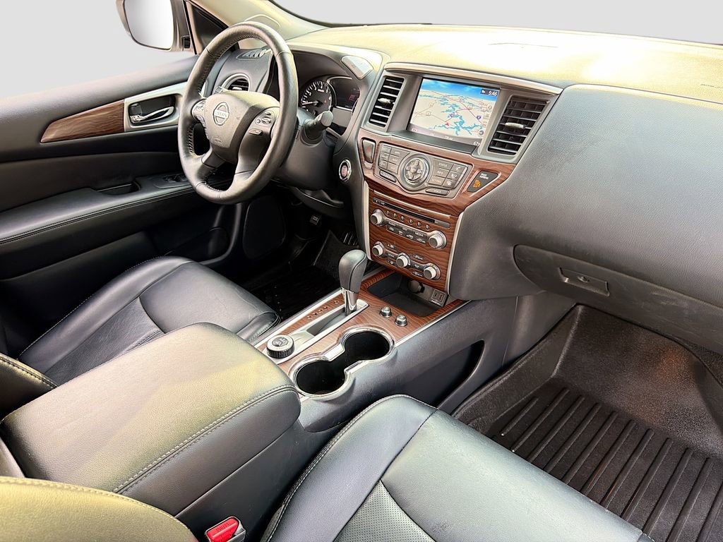 Used 2020 Nissan Pathfinder Platinum image 35