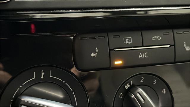 Used 2016 Volkswagen Jetta Sport image 28