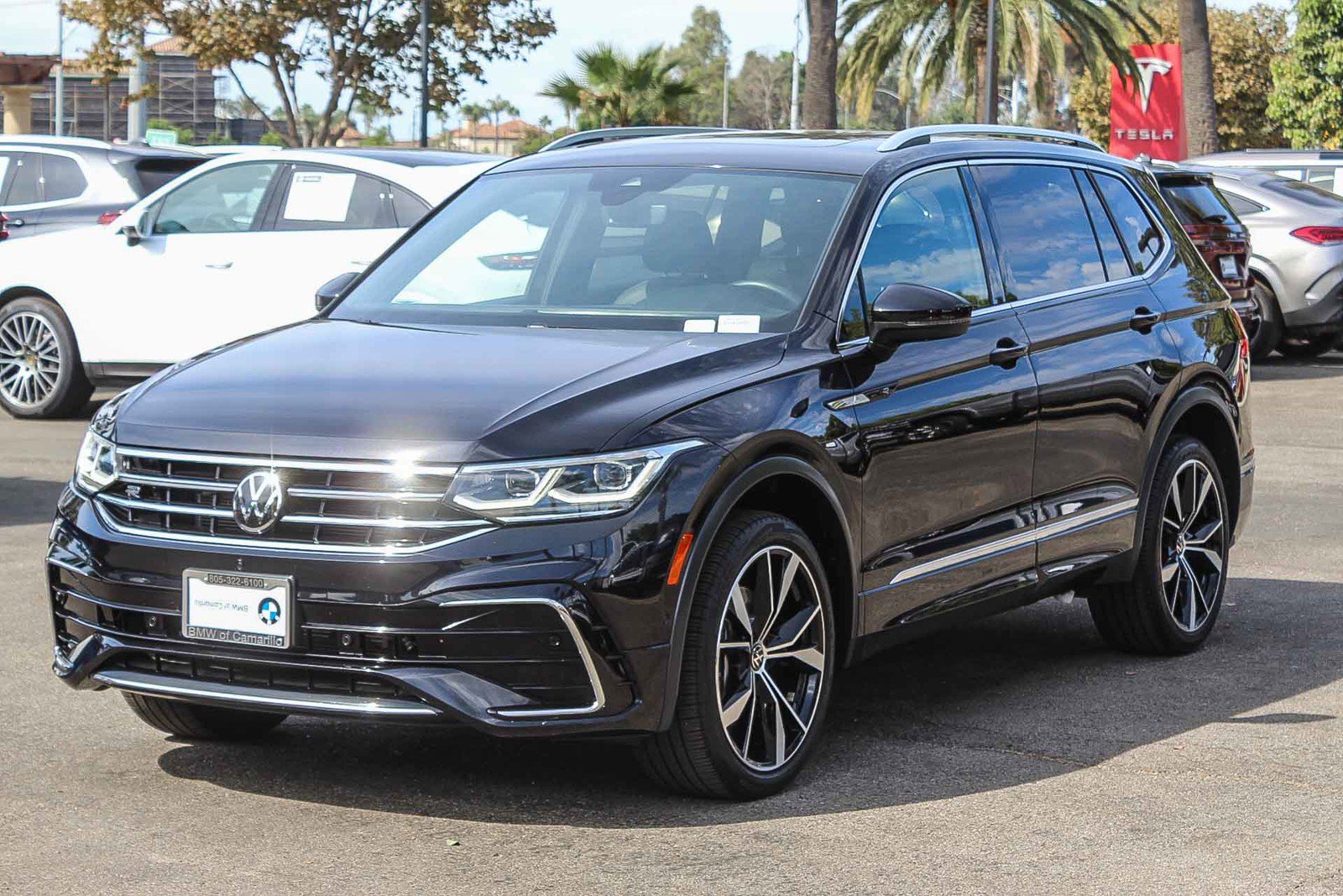 Used 2022 Volkswagen Tiguan SEL R-Line image 3