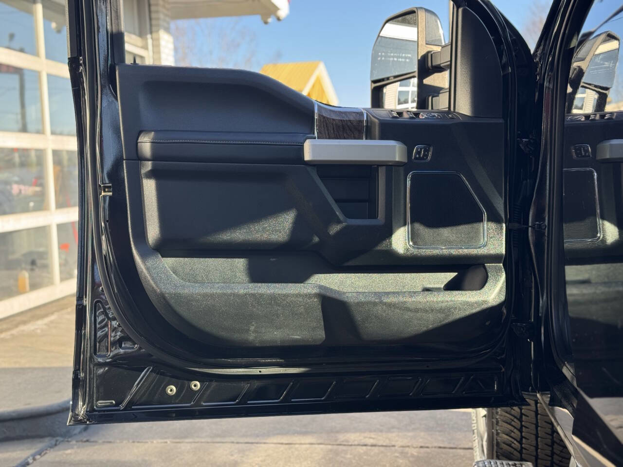 Used 2019 Ford F250 Lariat w/ Lariat Ultimate Package image 17