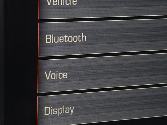 Used 2015 GMC Canyon SLT image 4