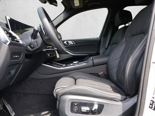 New 2026 BMW X5 xDrive40i w/ M Sport Package AWD/4WD image 4