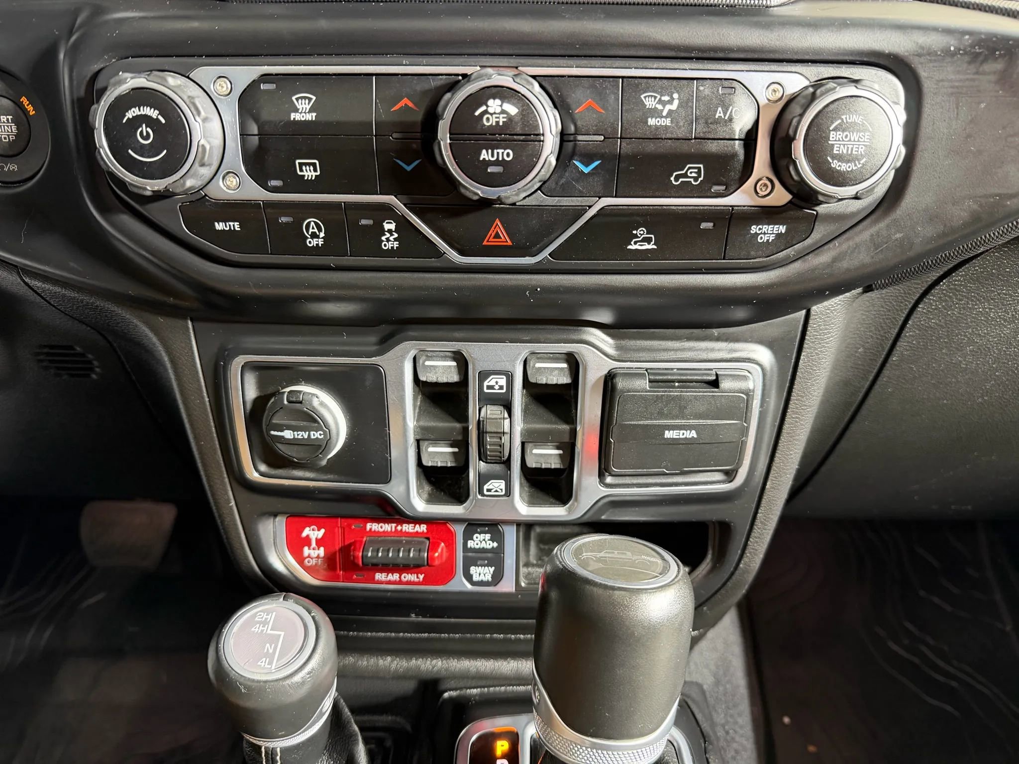 Used 2021 Jeep Gladiator Rubicon AWD/4WD image 22