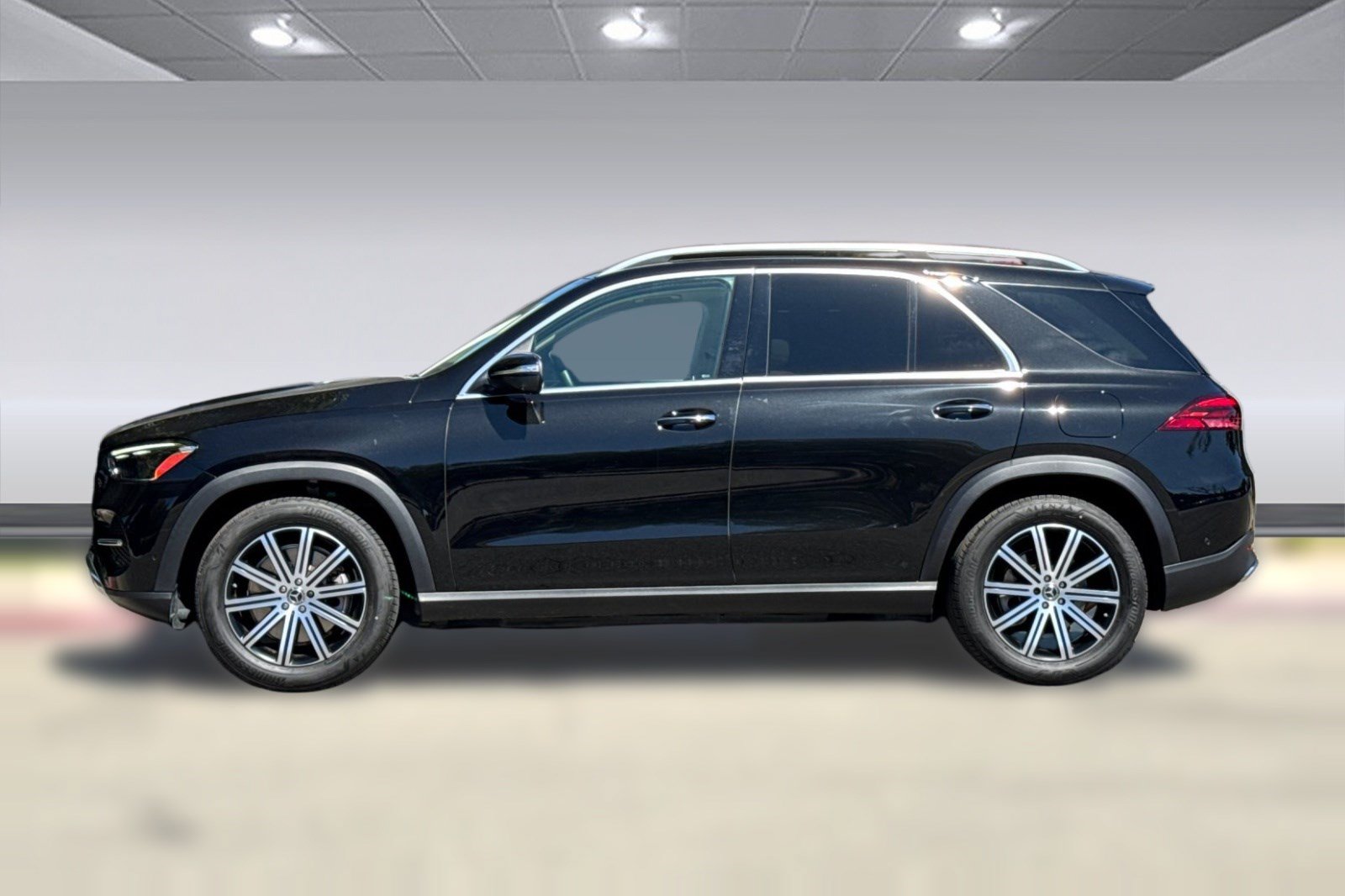 Certified 2024 Mercedes-Benz GLE 450e 4MATIC image 2