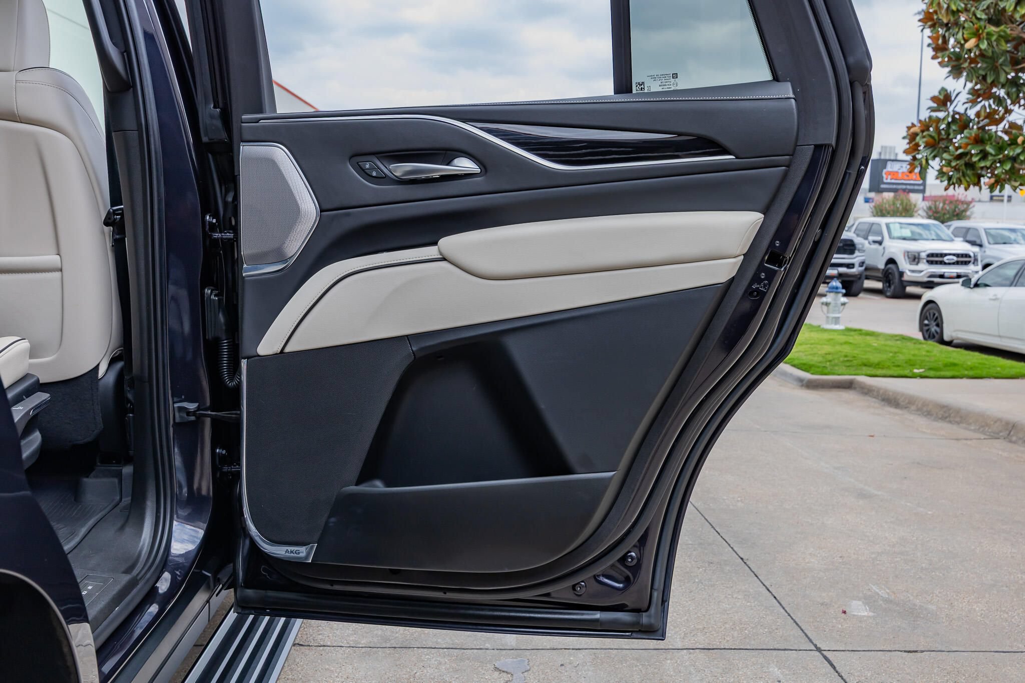 Used 2022 Cadillac Escalade Sport w/ Touring Package AWD/4WD image 37