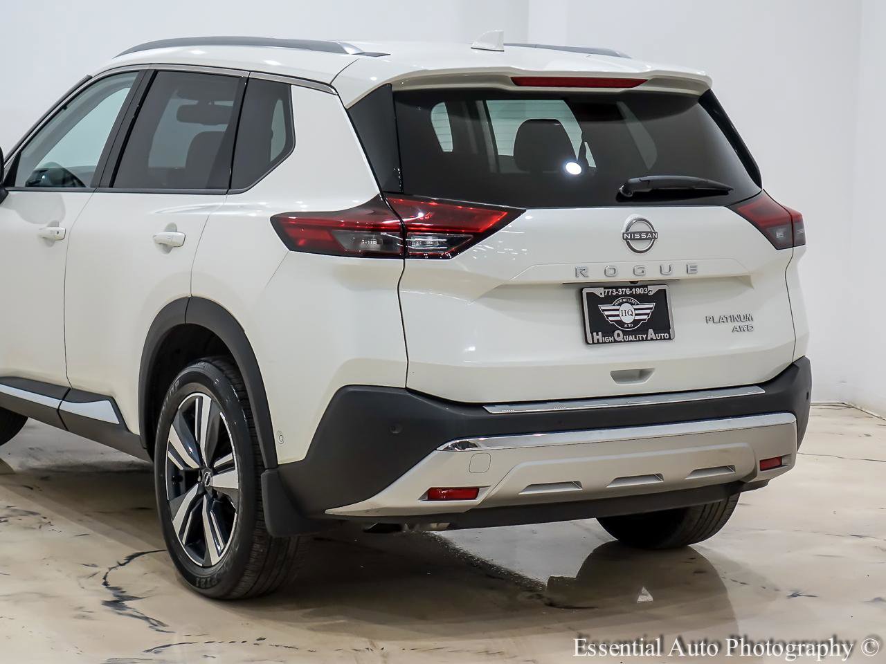 Used 2022 Nissan Rogue Platinum w/ Head-Up Display Package AWD/4WD image 9