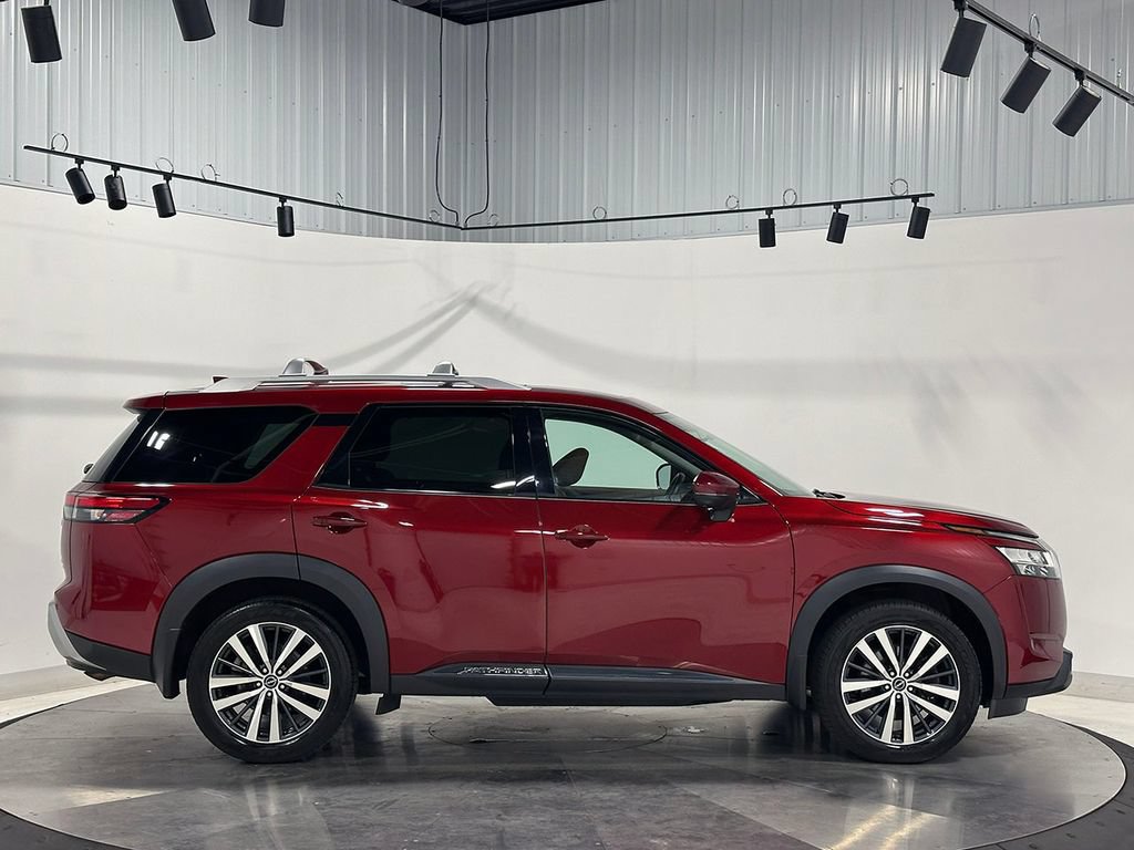 Used 2022 Nissan Pathfinder Platinum w/ Cargo Package AWD/4WD image 10