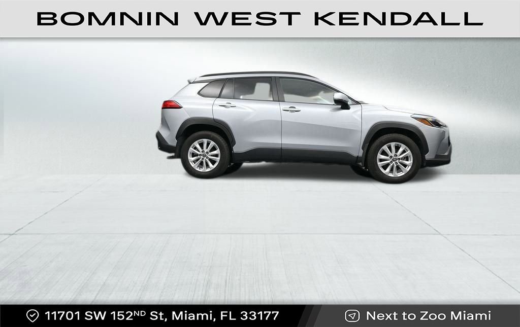 Used 2024 Toyota Corolla Cross LE image 26