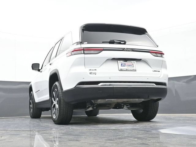 Used 2024 Jeep Grand Cherokee Limited w/ Trailer Tow Package AWD/4WD image 46