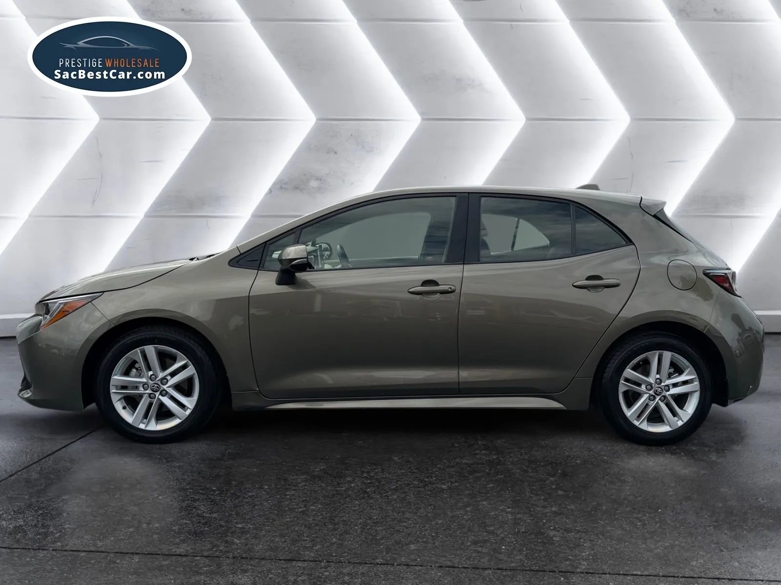 Used 2019 Toyota Corolla SE w/ Carpet Mat Package image 2