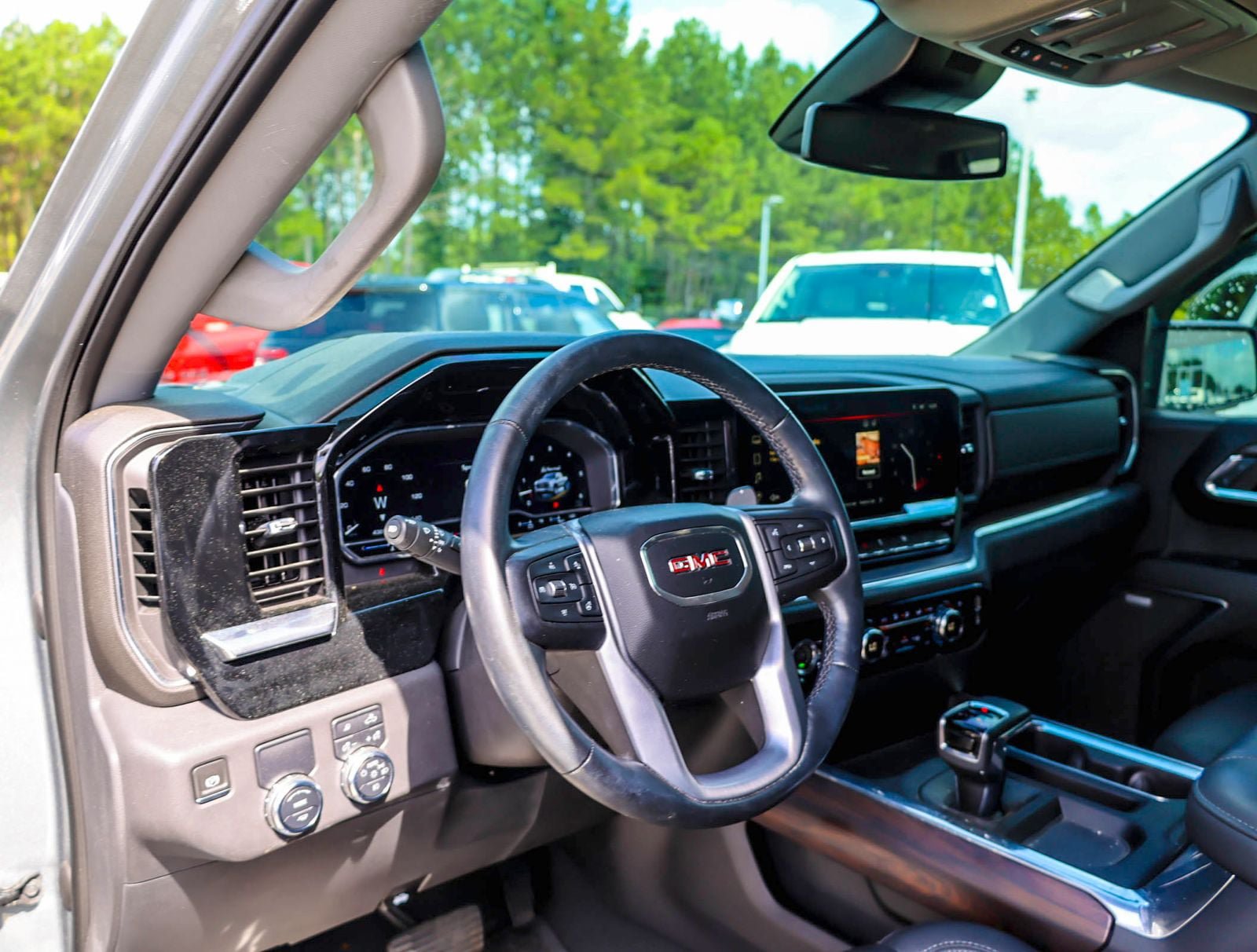 Used 2023 GMC Sierra 1500 SLT w/ SLT Premium Package RWD image 14