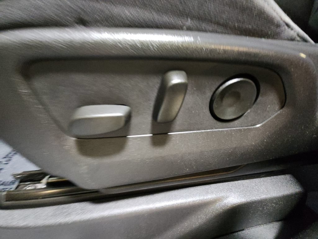Certified 2023 Chevrolet Silverado 1500 LT AWD/4WD image 15