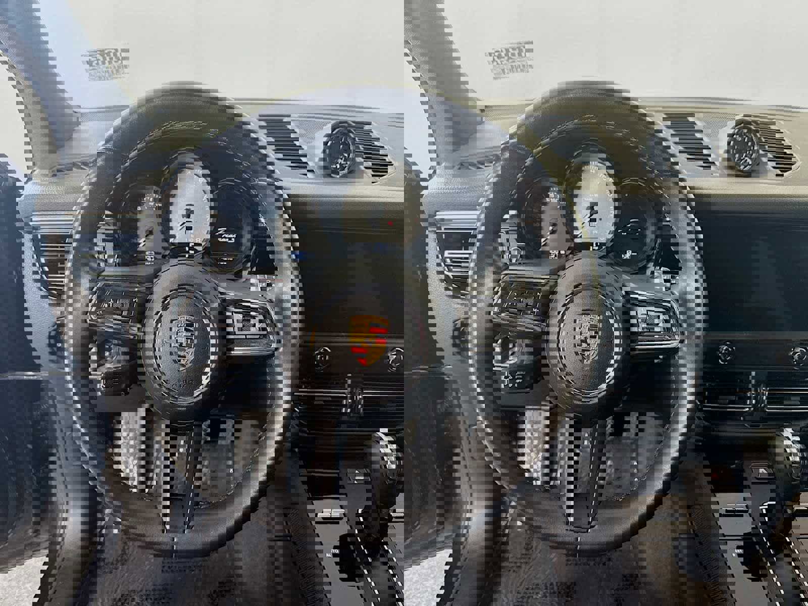 Used 2022 Porsche Macan S image 12