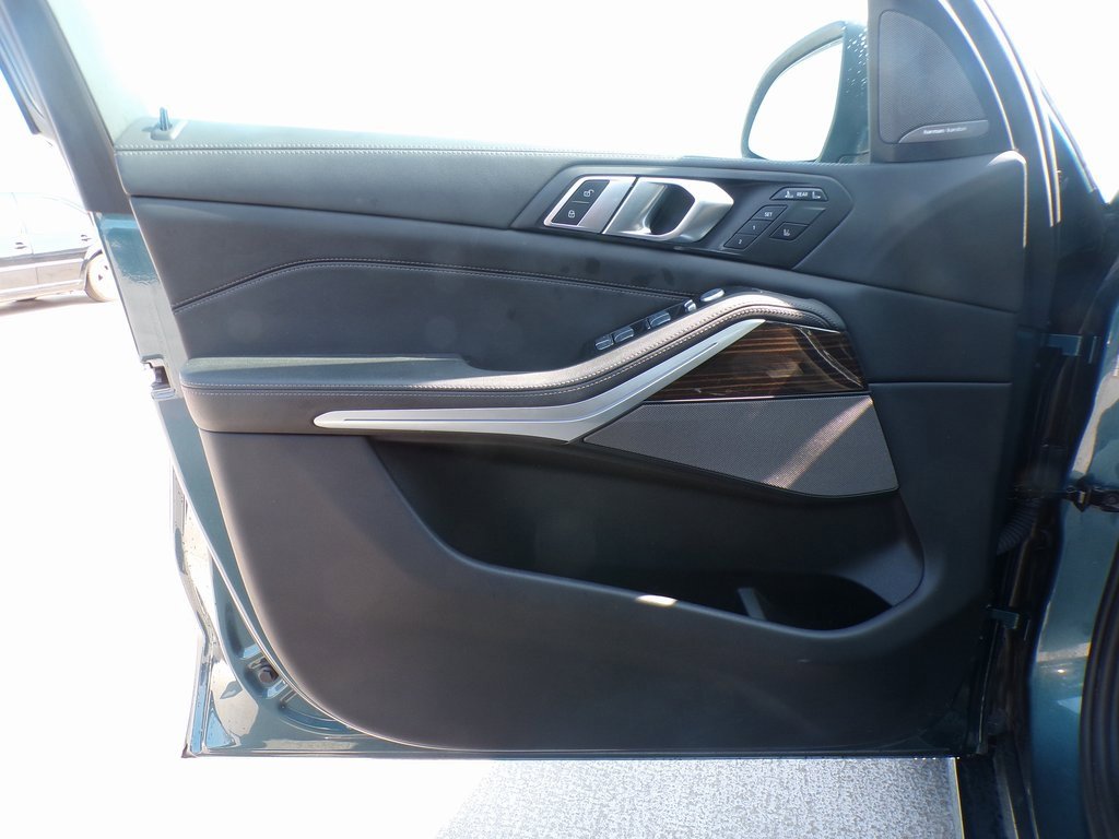 Certified 2023 BMW X7 xDrive40i w/ Premium Package image 12