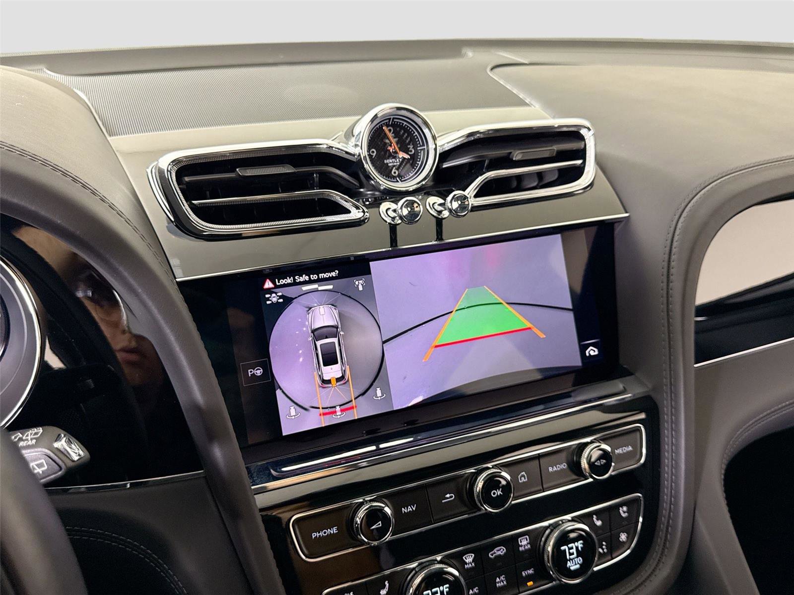 Used 2024 Bentley Bentayga AWD/4WD image 20