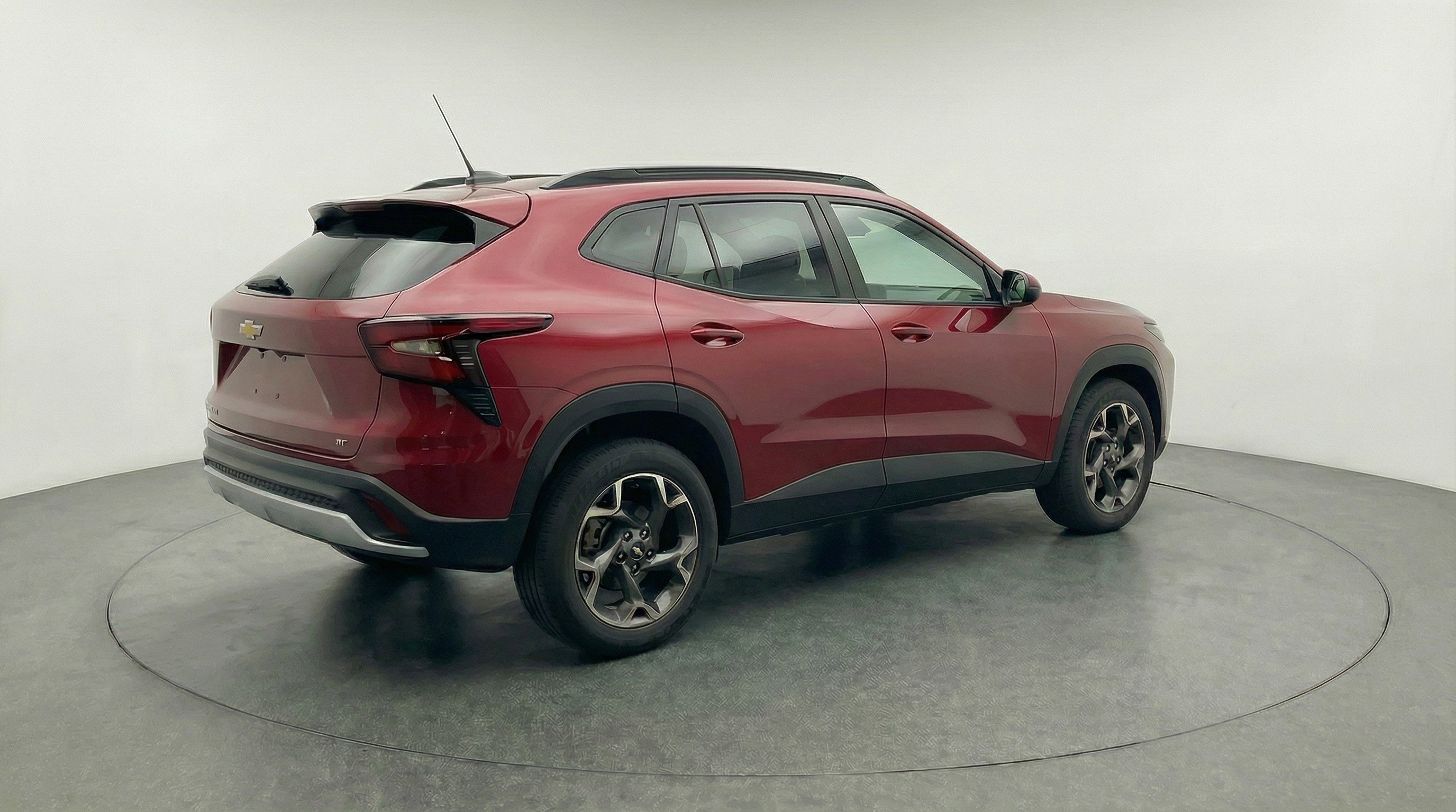 Used 2025 Chevrolet Trax LT w/ LT Convenience Package image 9