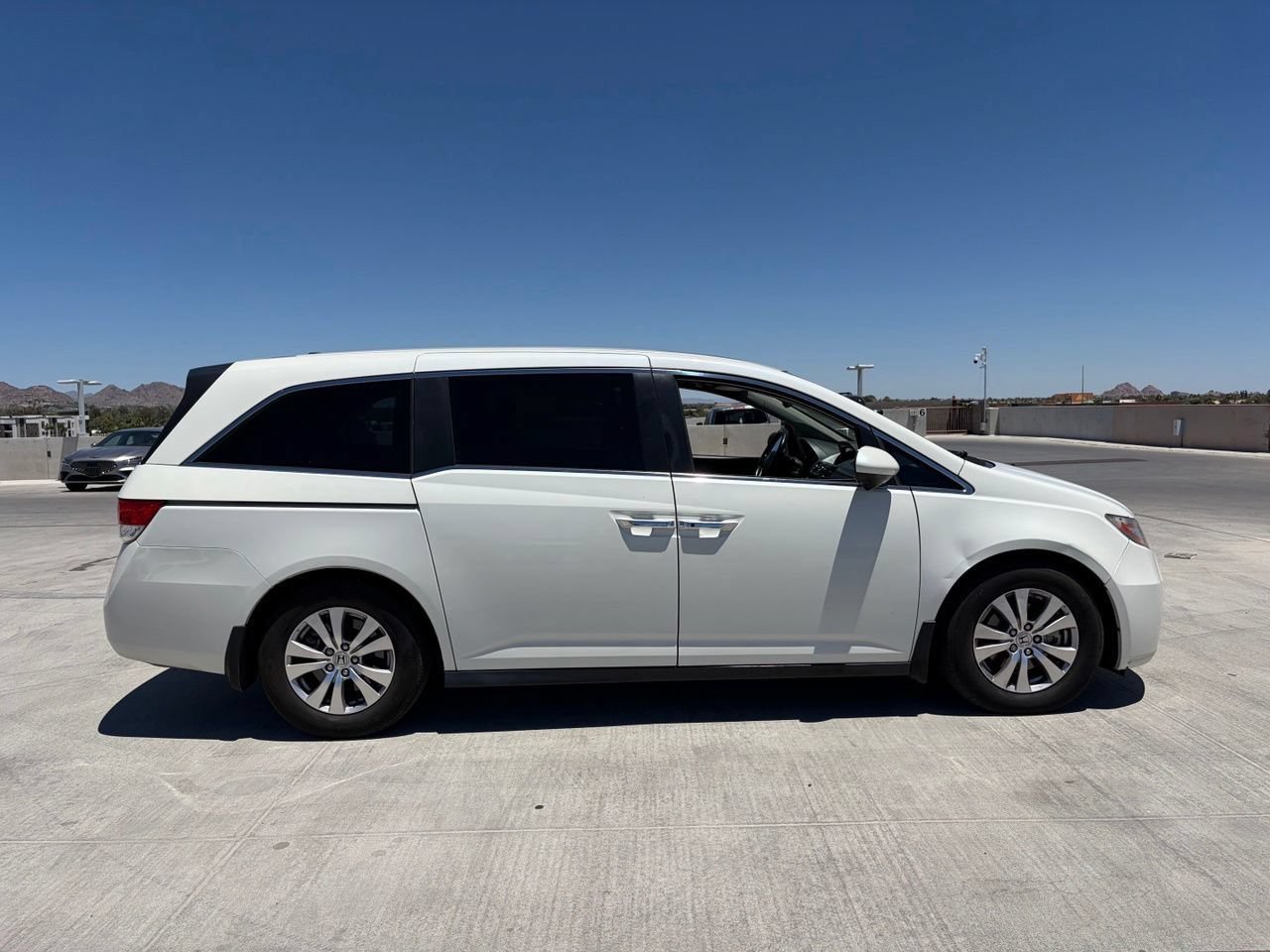 Used 2016 Honda Odyssey EX-L image 3