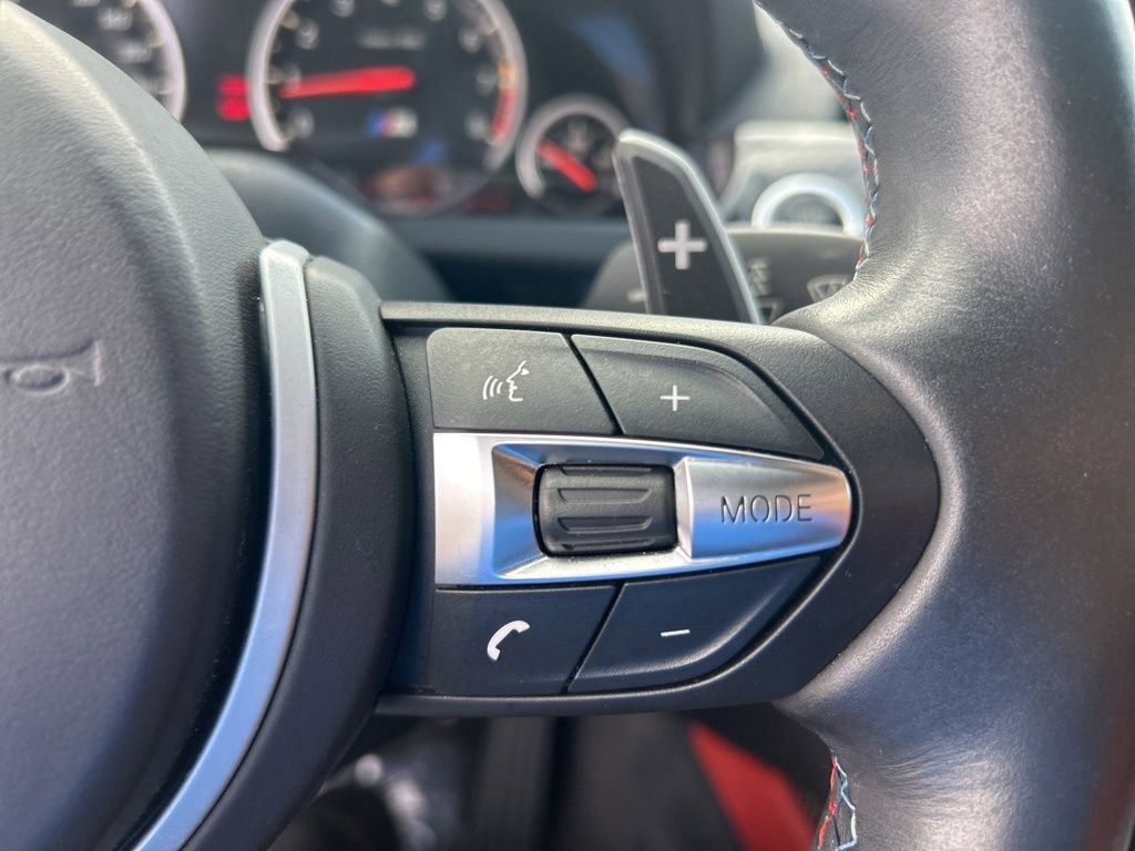 Used 2016 BMW M6 Convertible image 40