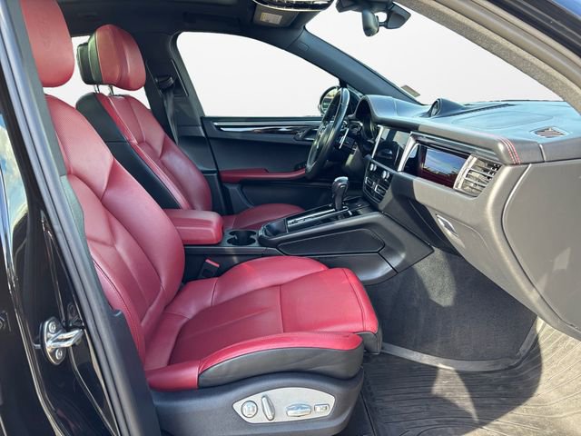 Used 2022 Porsche Macan image 15