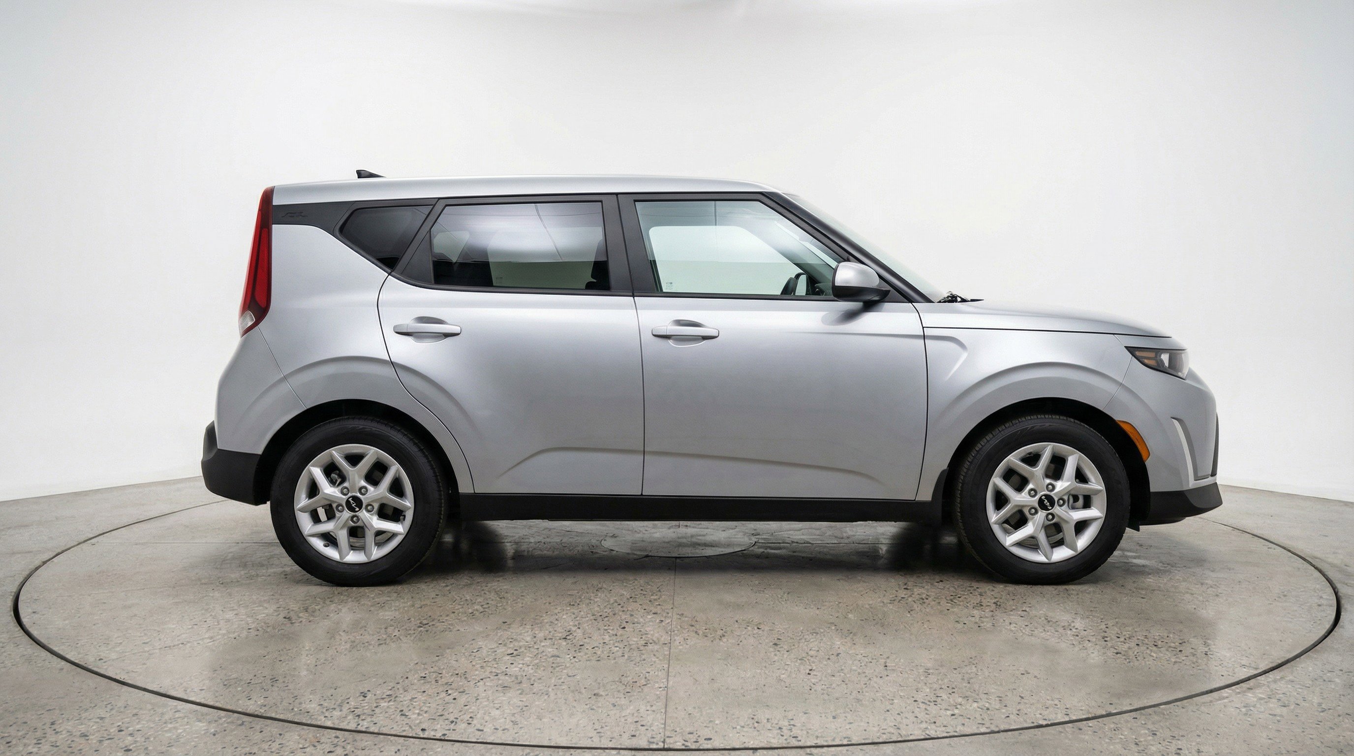 Used 2025 Kia Soul LX w/ LX Technology Package image 11