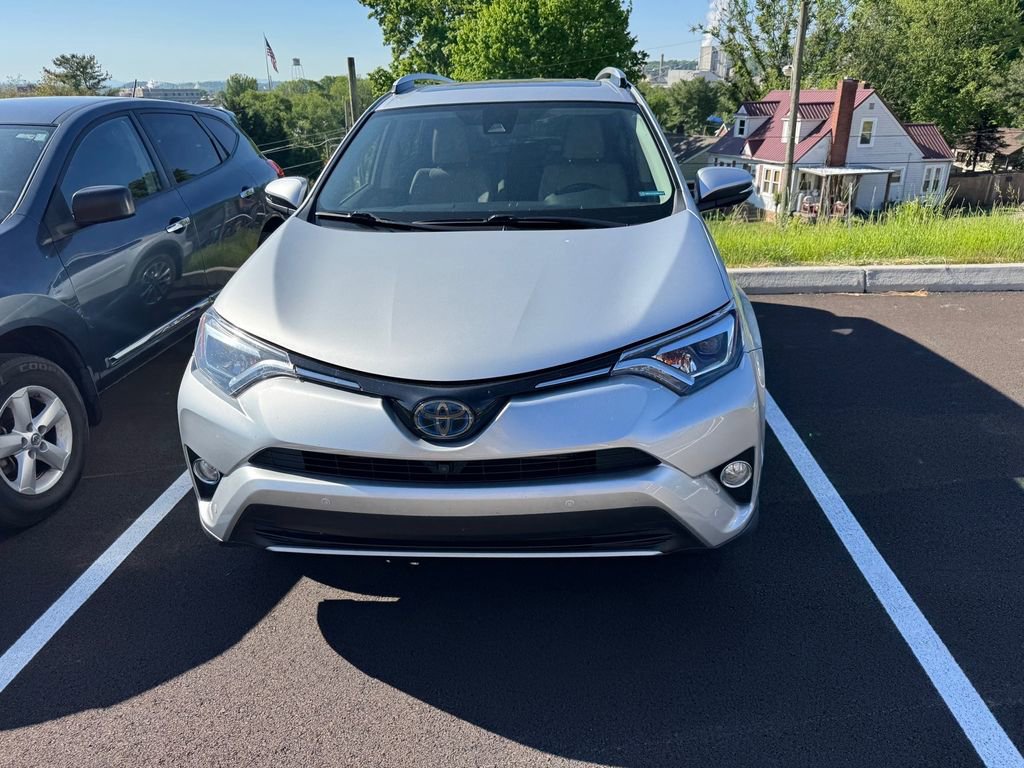 Used 2016 Toyota RAV4 Limited w/ Advanced Technology Package AWD/4WD image 5