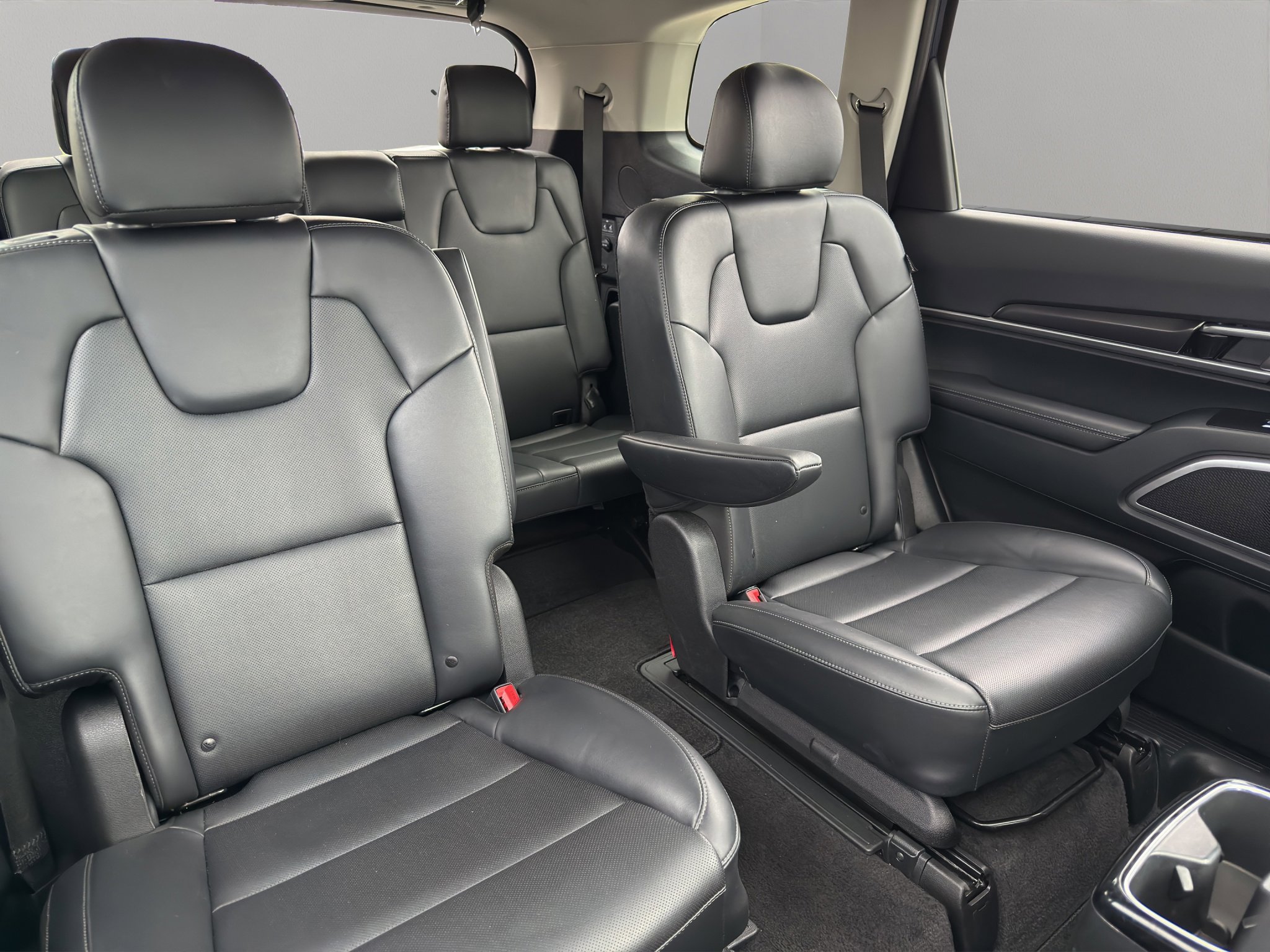 Used 2025 Kia Telluride S image 21