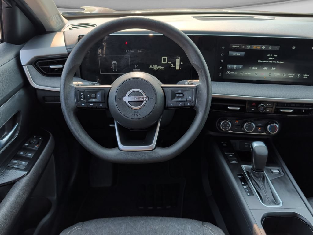 Used 2025 Nissan Kicks SV FWD image 19
