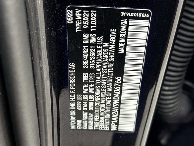 Used 2022 Porsche Cayenne Platinum Edition image 30