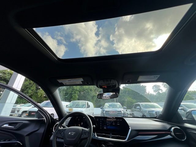 Used 2025 Chevrolet Trax RS w/ Sunroof Package FWD image 5