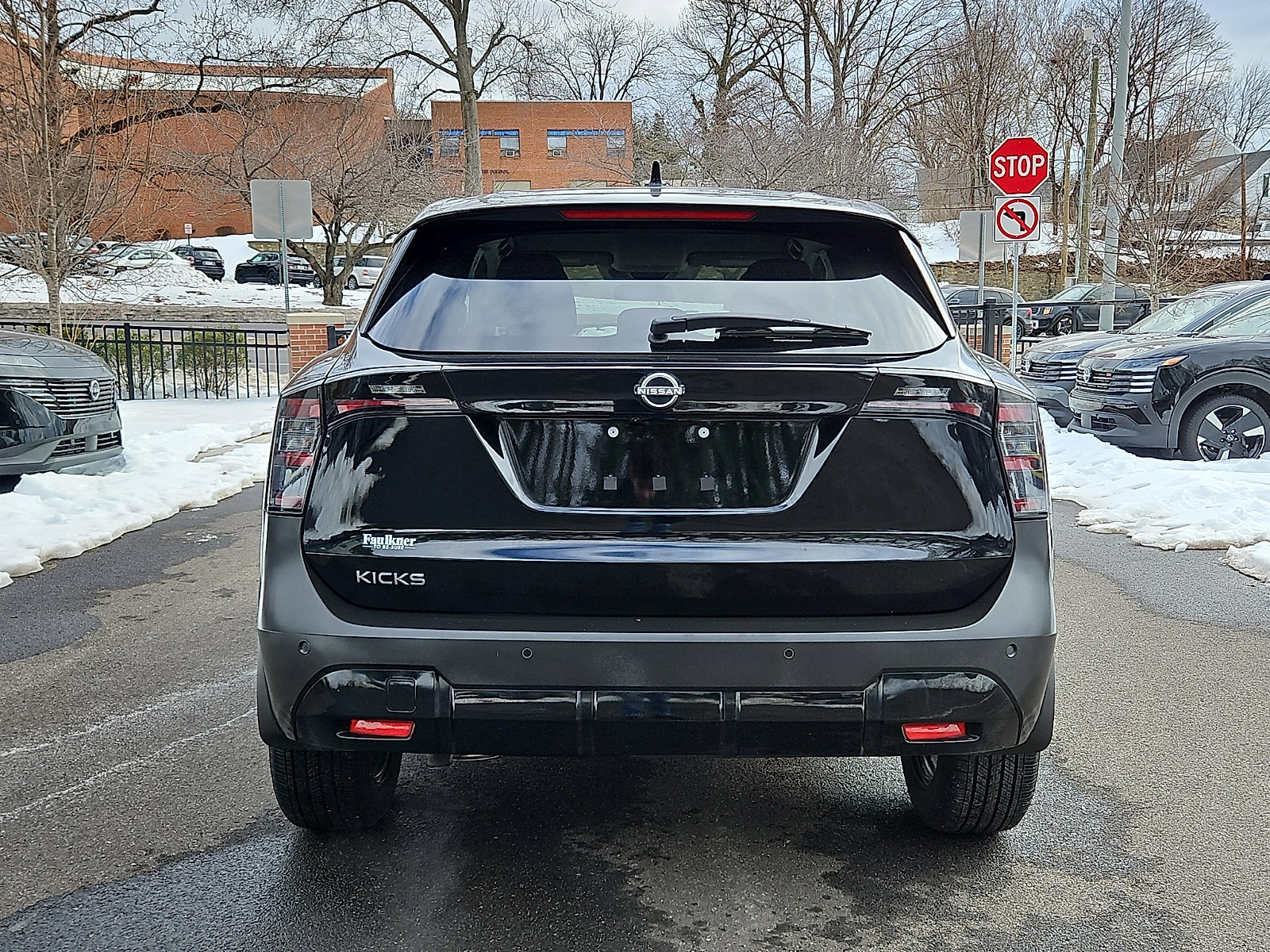 Certified 2025 Nissan Kicks SV w/ Illumination Package image 5