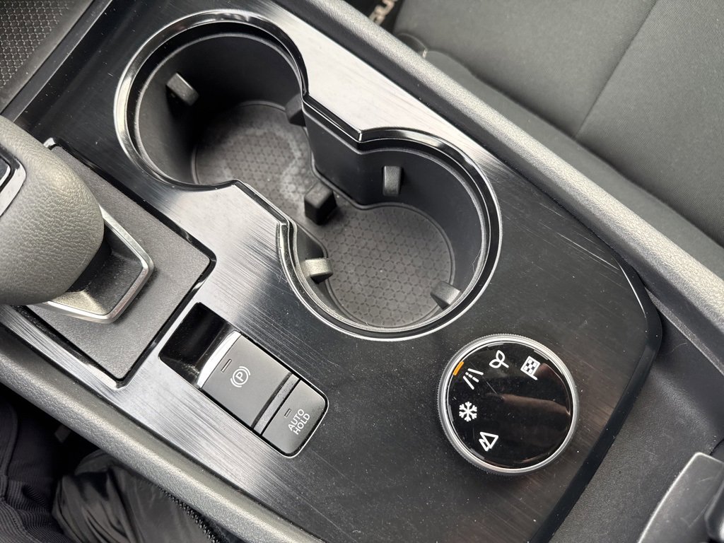 Used 2024 Nissan Rogue S image 17