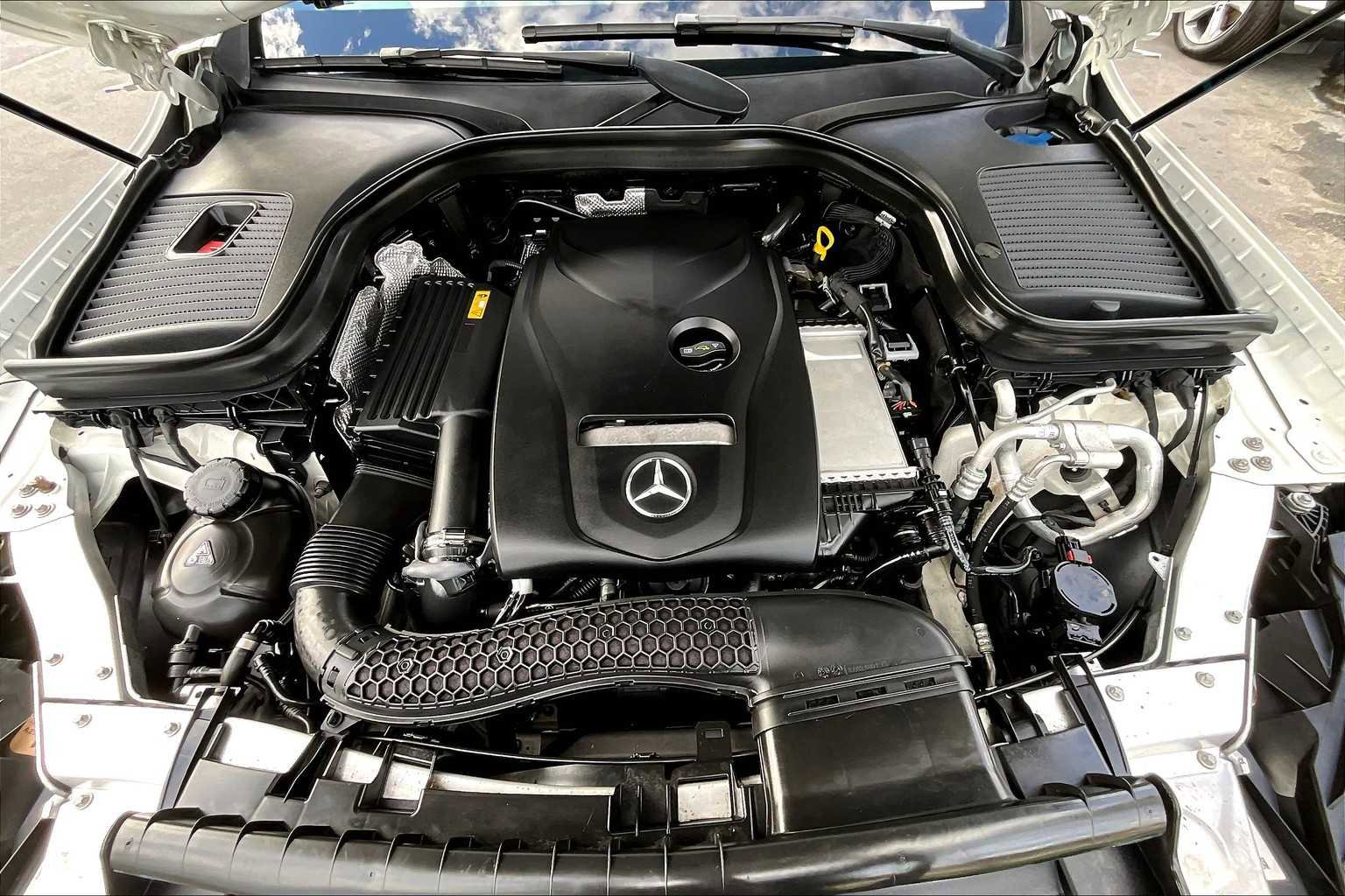 Used 2019 Mercedes-Benz GLC 300 4MATIC image 29