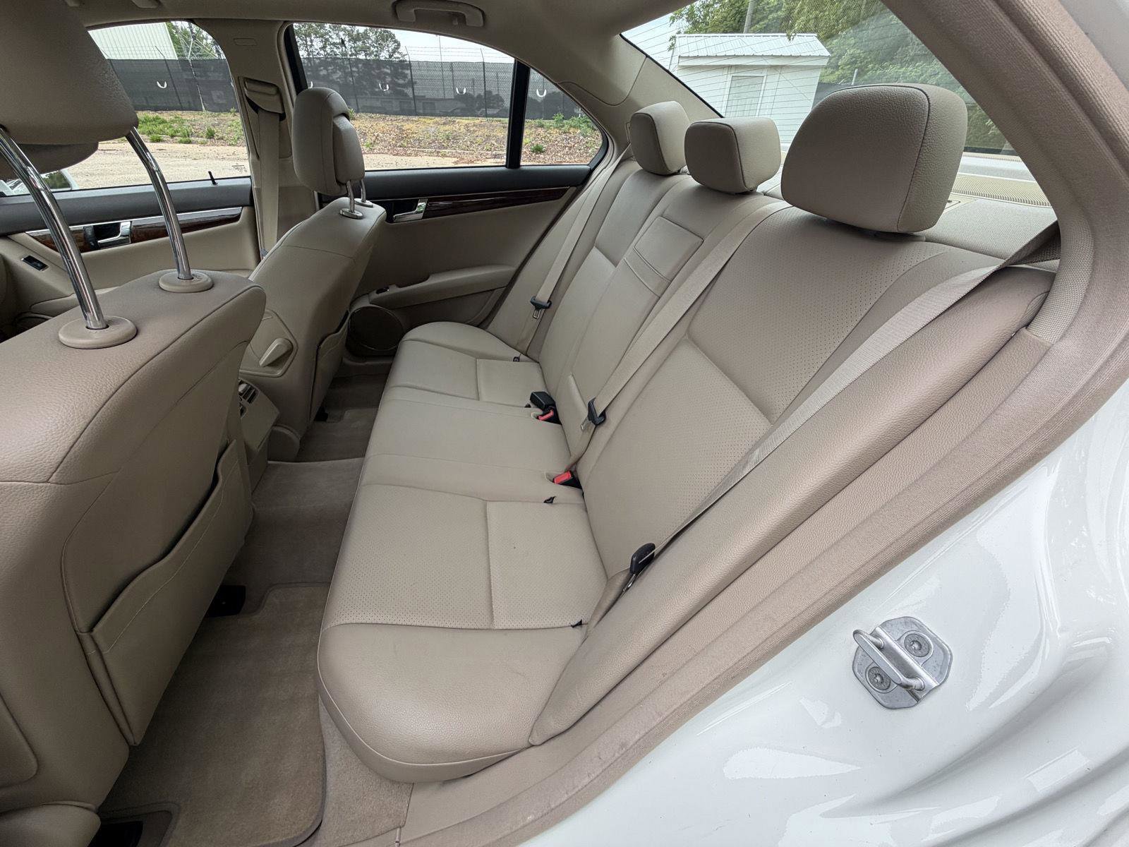 Used 2010 Mercedes-Benz C 300 4MATIC Sedan image 15