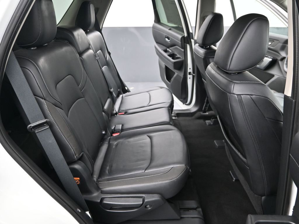 Used 2024 Nissan Pathfinder SL image 26