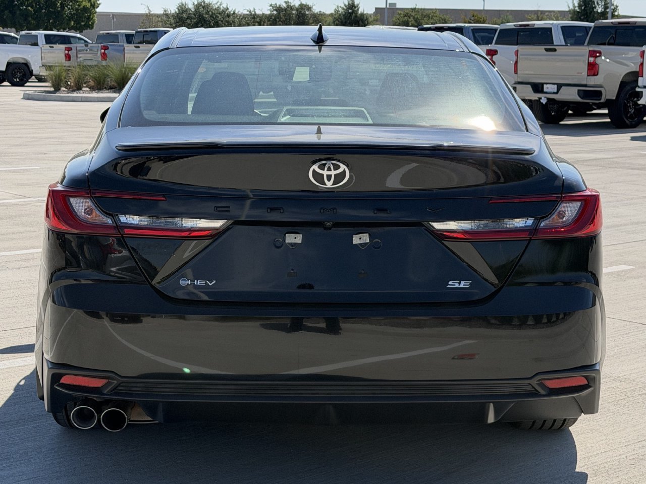 Used 2025 Toyota Camry SE FWD image 5
