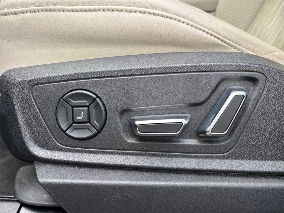 Used 2019 Audi e-tron Prestige w/ Prestige Package AWD/4WD image 21