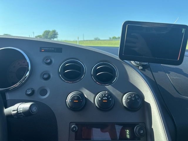 Used 2007 Pontiac Solstice Convertible w/ Premium Package RWD image 18