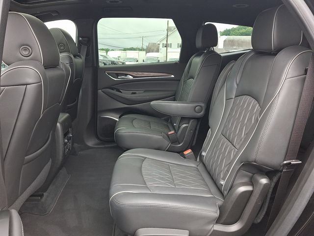 Used 2023 Buick Enclave Avenir w/ Avenir Technology Package AWD/4WD image 18
