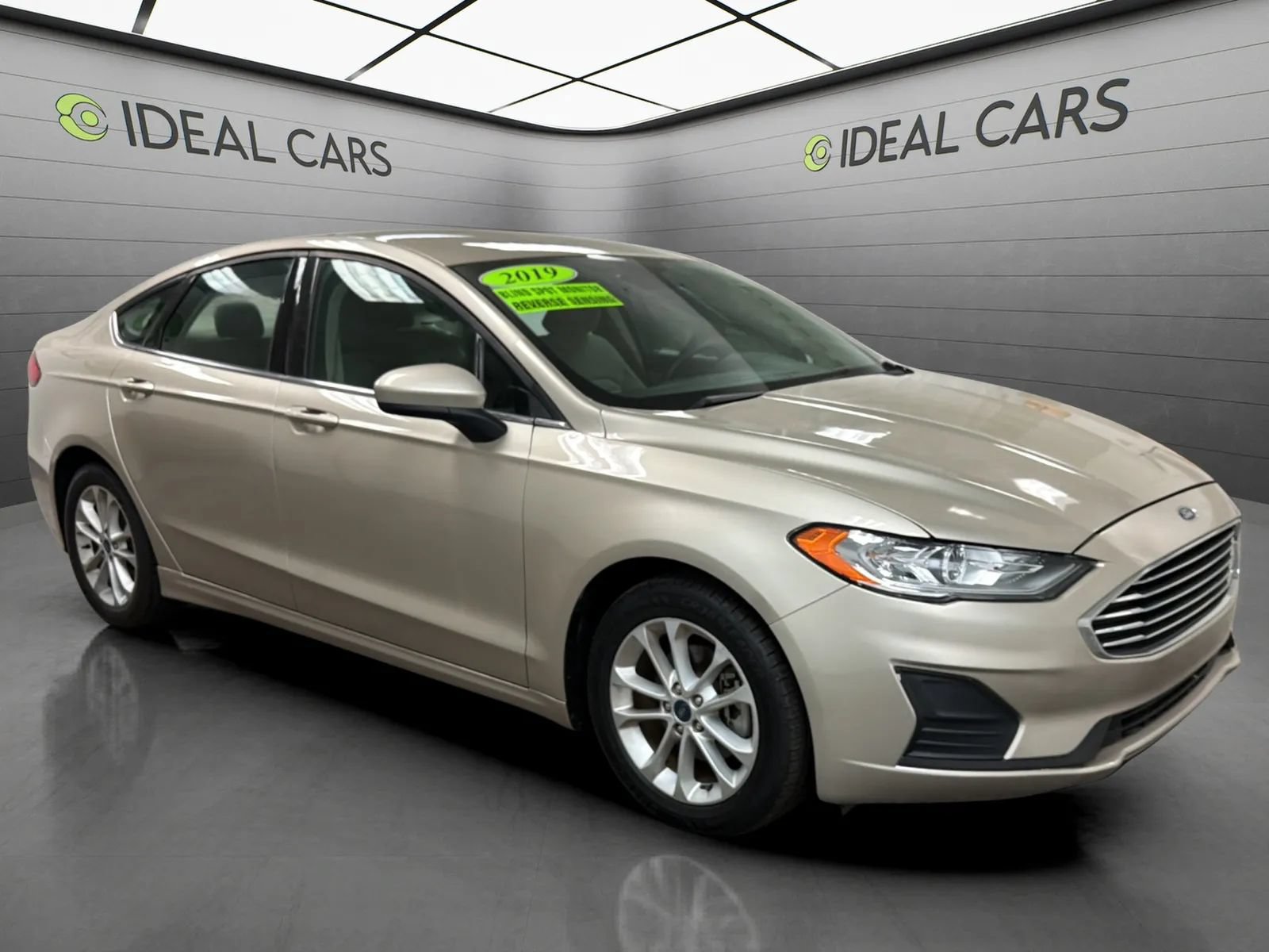 Used 2019 Ford Fusion SE FWD image 3