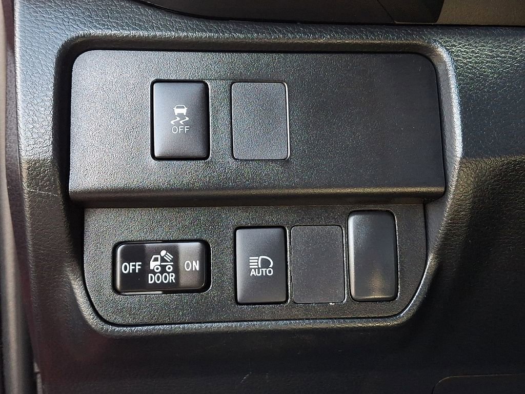 Used 2020 Toyota Tacoma SR image 21