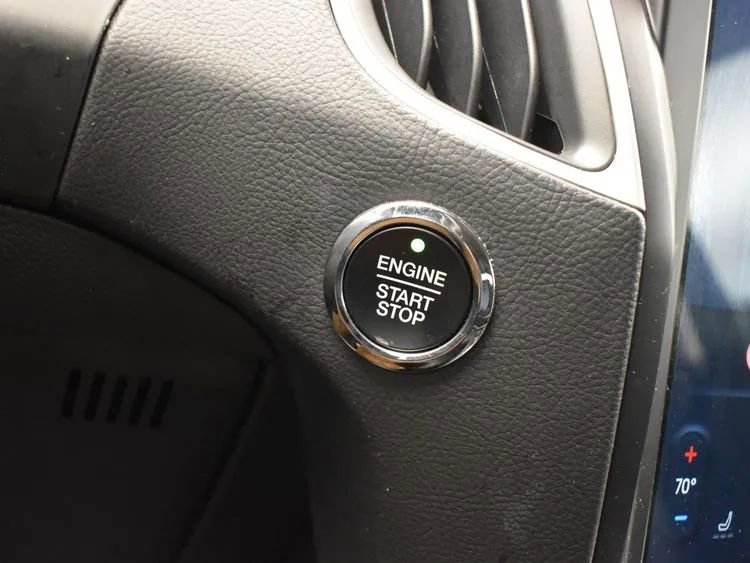 Used 2024 Ford Edge SEL image 29