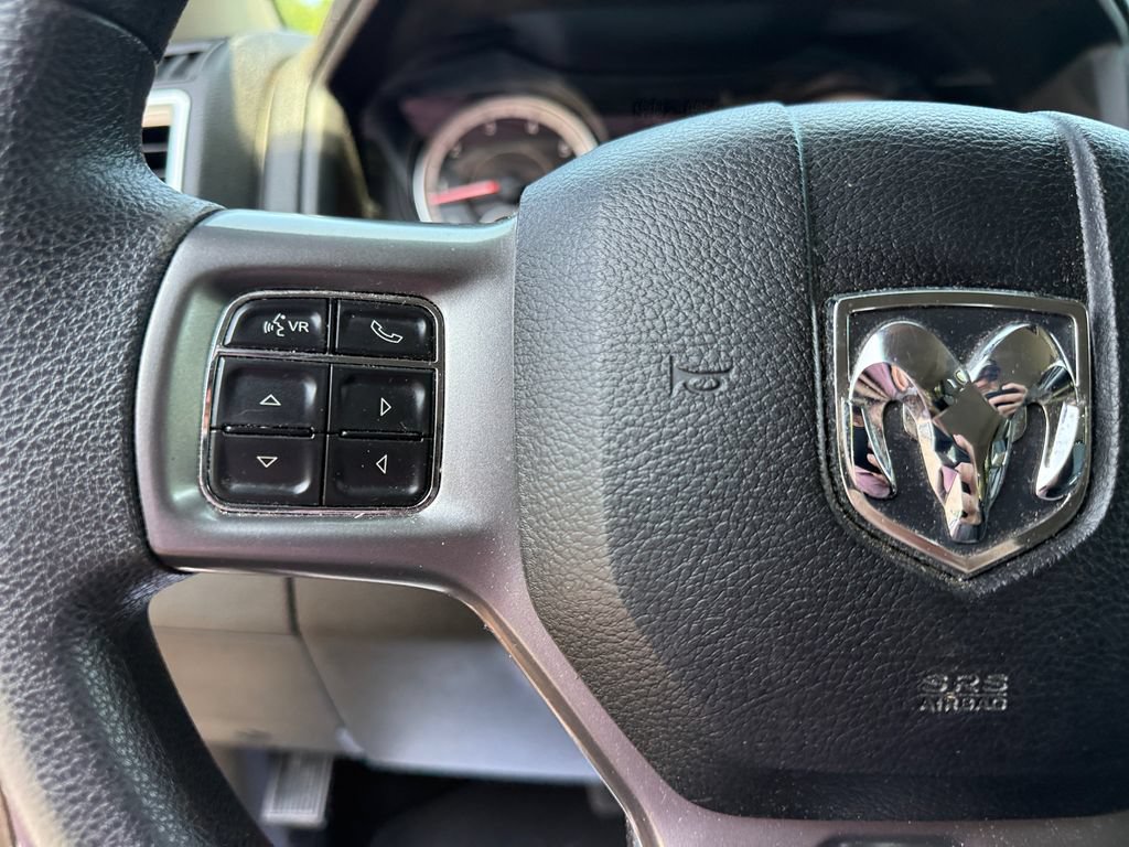 Used 2021 RAM 1500 Classic SLT AWD/4WD image 3