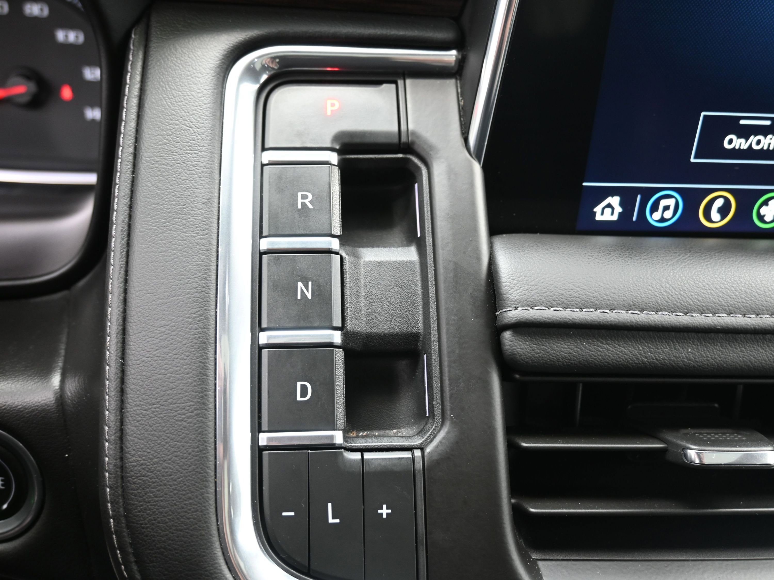 Used 2021 Chevrolet Suburban LT w/ LT Signature Package image 34