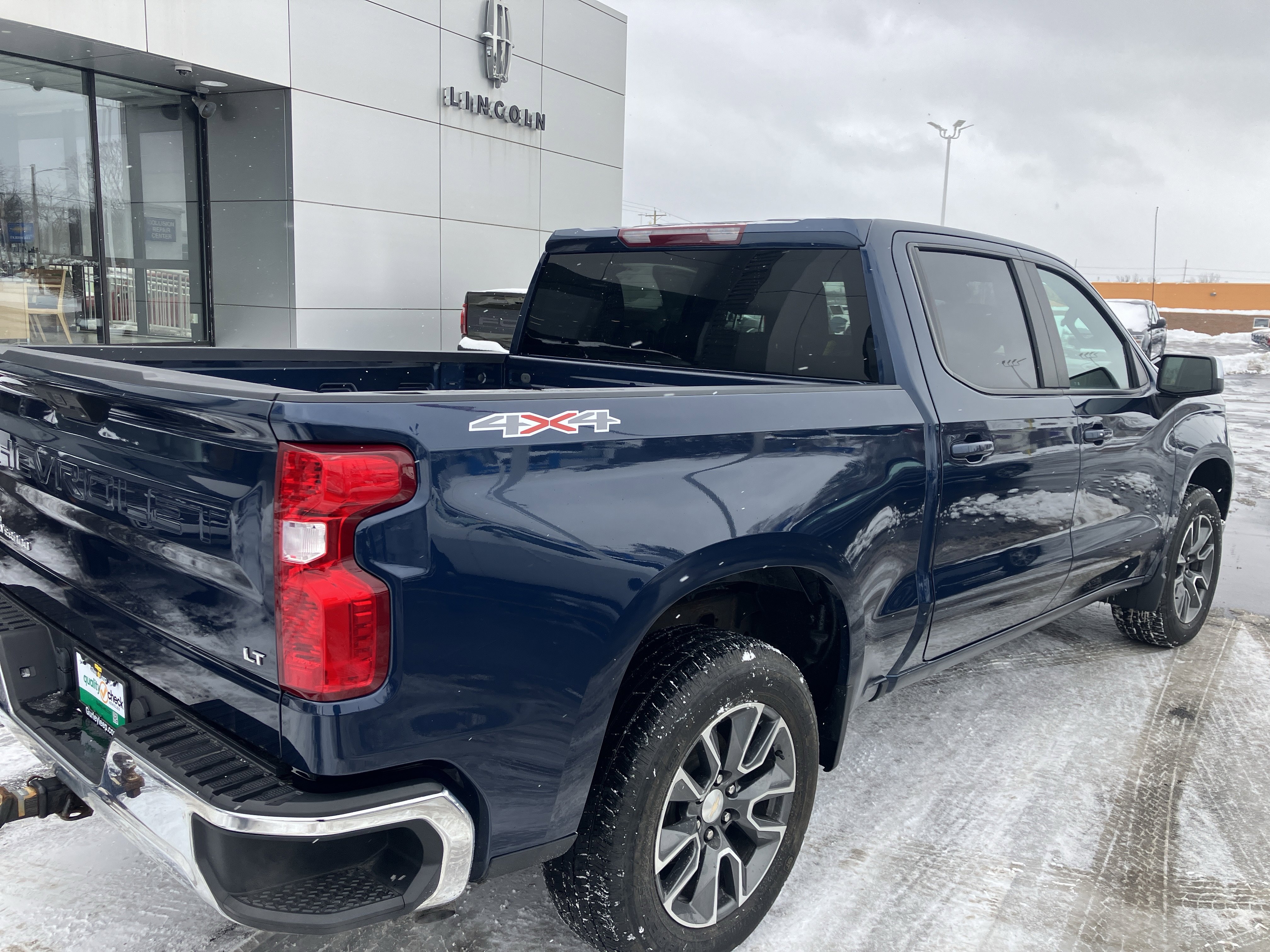 Used 2022 Chevrolet Silverado 1500 LT image 7