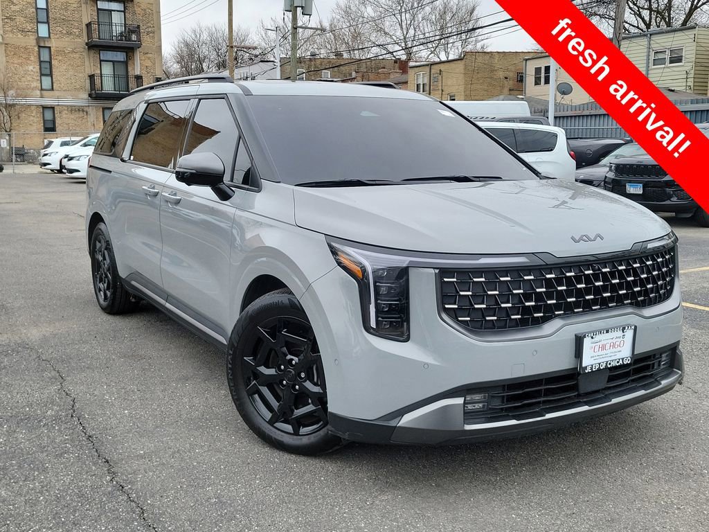 Used 2025 Kia Carnival SX Prestige image 1