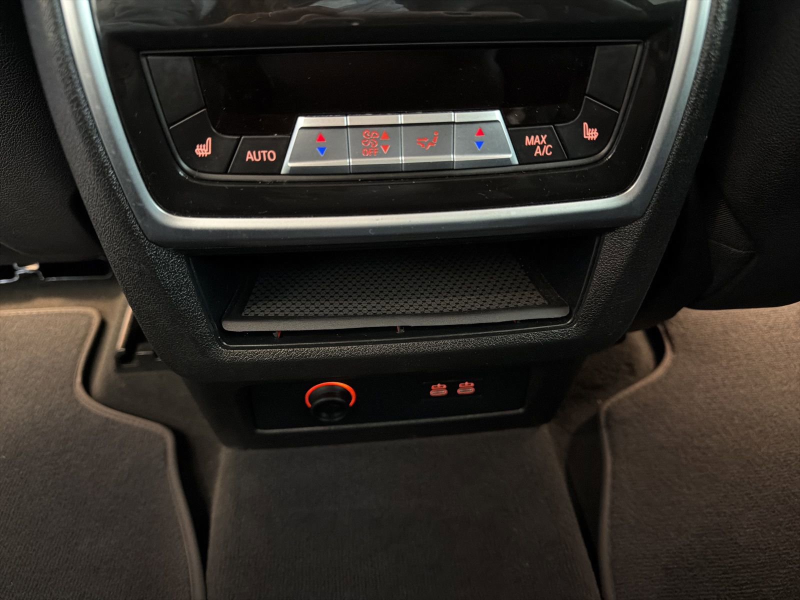 Used 2024 BMW X7 xDrive40i image 18